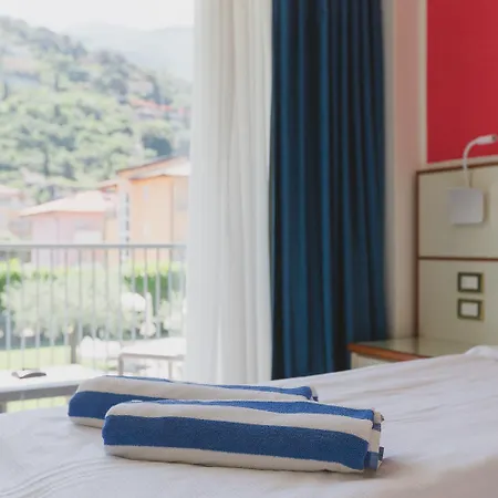Hotel Holiday Sport&Relax Torbole Sul Garda Exterior foto