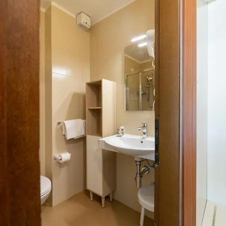 Hotel Holiday Sport & Relax Torbole Sul Garda Exterior photo