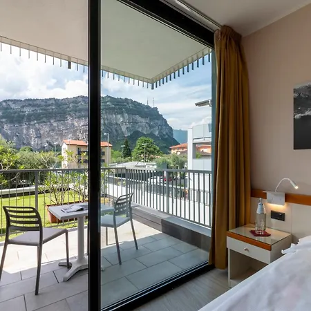 Hotel Holiday Sport & Relax Torbole Sul Garda Exterior photo