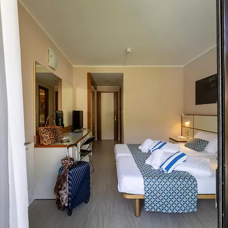 Hotel Holiday Sport & Relax Torbole Sul Garda Exterior photo