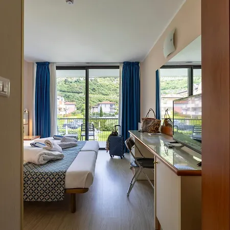 Hotel Holiday Sport & Relax Torbole Sul Garda Exterior photo