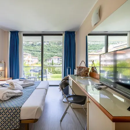 Hotel Holiday Sport & Relax Torbole Sul Garda Exterior photo